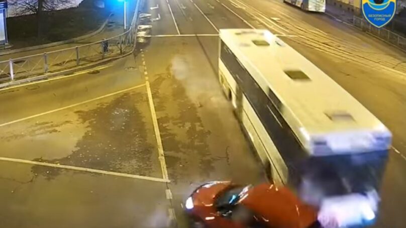 Появилось видео аварии на Советском проспекте в Калининграде
