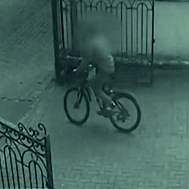 Калининградец обокрал автомобиль и угнал велосипед