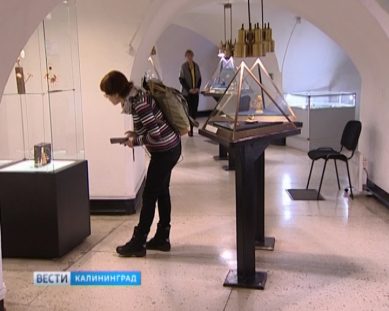 В Музее янтаря открылась выставка «Объединенные творчеством»