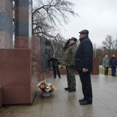 Калининградские пограничники почтили память павших боевых товарищей