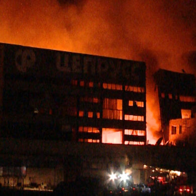 В Калининграде сгорел бывший целлюлозно-бумажный завод