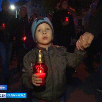 Жители Советска зажгли лампады в память о погибших в Великой Отечественной войне
