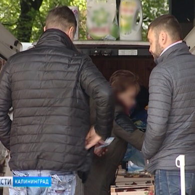 Незаконные торговцы у гостиницы на Ленинском проспекте покинули насиженное место