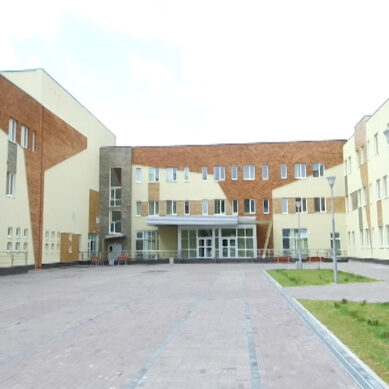 В новую школу на ул. Аксакова уже зачислено 1800 учеников