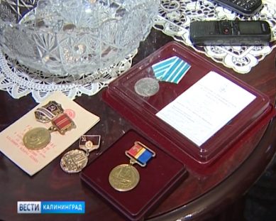 Ветеранам восстановления Калининграда вручили юбилейные медали