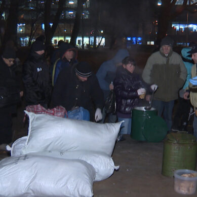 В Калининграде волонтёры начали сбор тёплых вещей для бездомных людей
