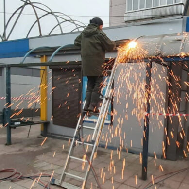 В Калининграде снесли торговые палатки бизнесменов, незаконно присвоивших лишнюю землю