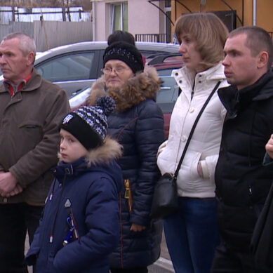 В Черняховске жители аварийных домов получили ключи от новых квартир
