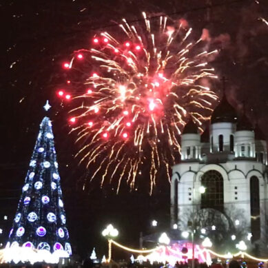 Дед Мороз, концерт и фейерверк: в Калининграде прошли праздничные новогодние гуляния