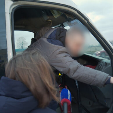 В Гурьевске сотрудники ГИБДД задержали водителя, перевозившего детей в переполненном автобусе