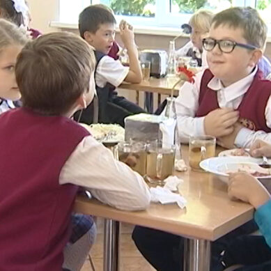 Младших школьников Калининграда планируют обеспечить горячим питанием с 1 сентября