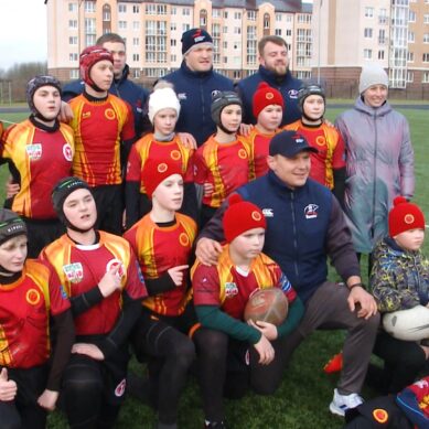 Регбисты сборной России провели в Гурьевске тренировку для детей