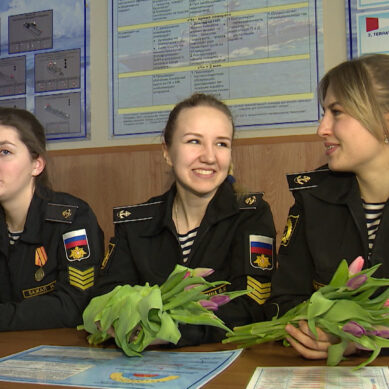 В Балтийском военно-морском институте в Калининграде прошел праздничный флешмоб