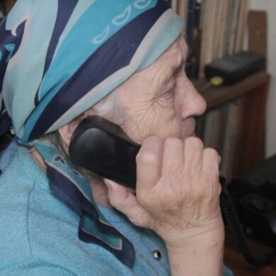 Полмиллиона рублей отдали жительницы Калининграда курьеру телефонных мошенников