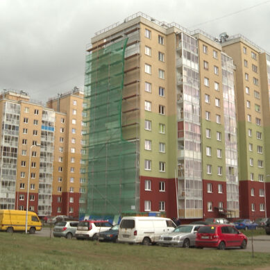 В Калининграде начался ремонт обвалившегося фасада дома на ул. Левитана