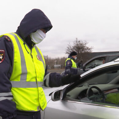 Инспекторы ГИБДД проверят справки у автомобилистов на въездах в Калининград