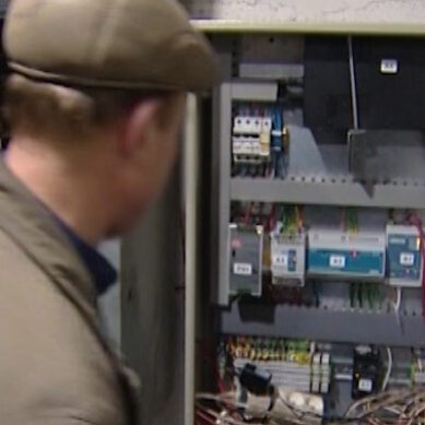 Лжеэлектрики пытались проникнуть в квартиру калининградцев под предлогом проверки счётчика