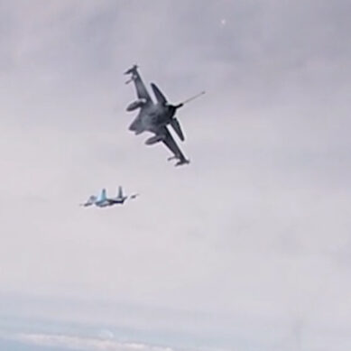 Авиация Балтфлота перехватила бельгийский истребитель F-16 (ВИДЕО)