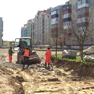 В Янтарном приступили к ремонту дорог и дворов
