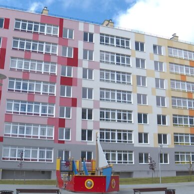 В Светлогорске жители аварийного дома получили ключи от новых квартир