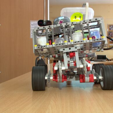 Робот-помощник из Lego: какие проекты представляют дети на конкурсе Росэнергоатома «Просто о сложном»