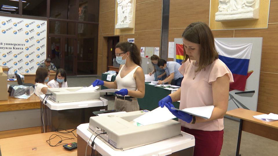 В Янтарном крае закрылись избирательные участки и начался подсчёт голосов