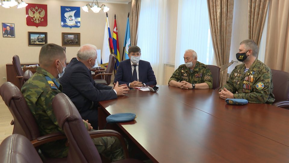 Андрей Кропоткин встретился с ветеранами десантного движения Калининграда