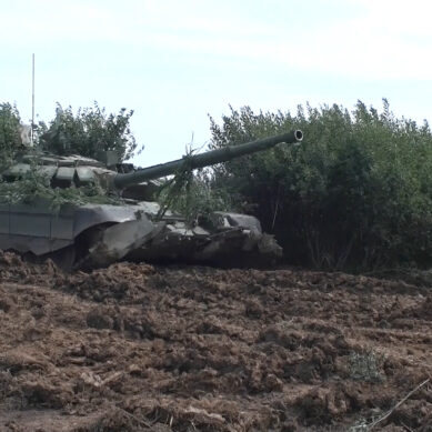 В Калининградской области прошли тактические учения с применением танковой «карусели»