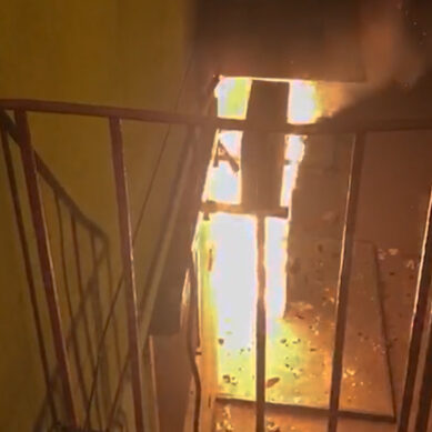 В Калининграде возбудили уголовное дело после пожара в доме на ул. Пролетарской