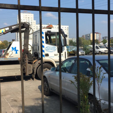 Житель Черняховска погасил задолженность по 73 штрафам ГИБДД, чтобы забрать свой автомобиль со спецстоянки