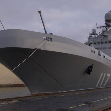 В Калининграде в состав Военно-морского флота России приняли новейший десантный корабль «Пётр Моргунов»
