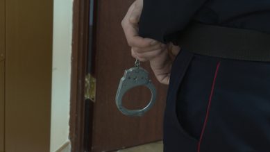 В Калининградской области полицейские по горячим следам задержали «домушника»