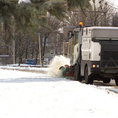 Для уборки снега на дорогах и улицах города задействовано 58 единиц техники