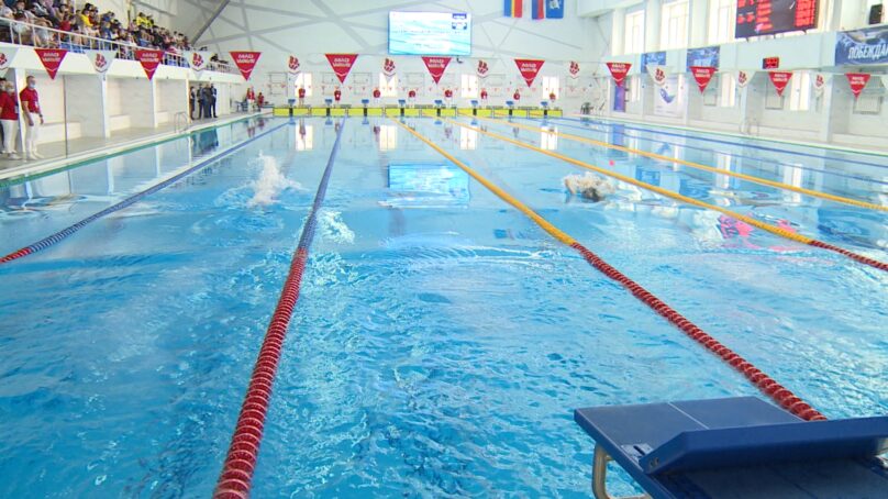В РФ будут обучать плаванию не менее 500 тыс. детей ежегодно