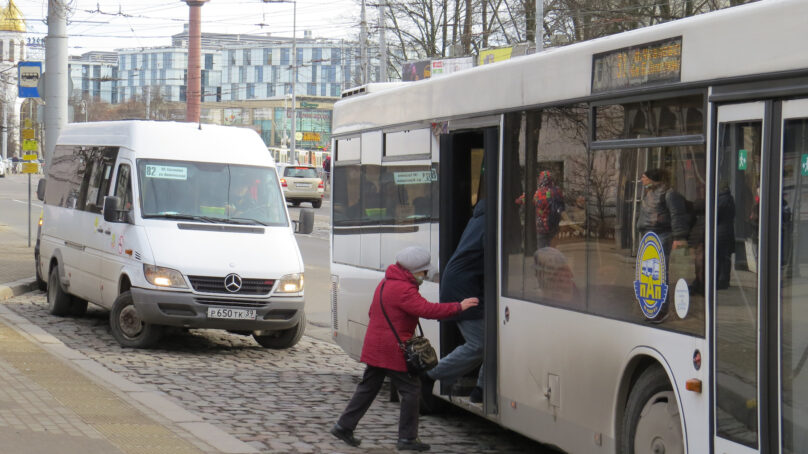 В Калининграде пассажиры стали чаще жаловаться на посадку/высадку в общественном транспорте