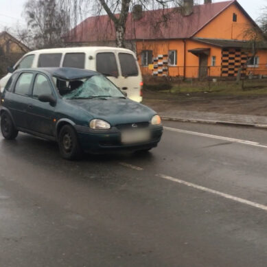 В посёлке Взморье под машину попал местный житель, перебегавший дорогу в неположенном месте