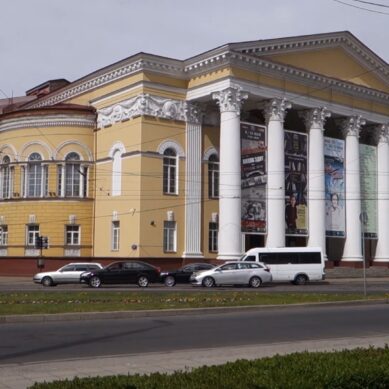 В Калининградском Драмтеатре начинается капремонт. Здание станет бордовым