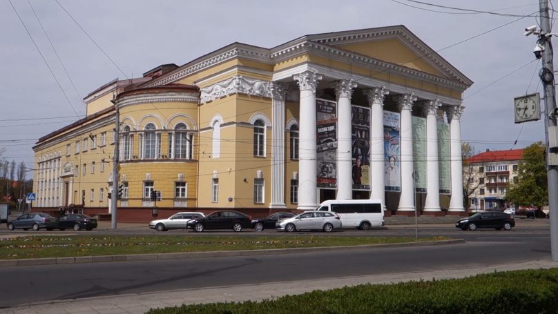 В Калининградском Драмтеатре начинается капремонт. Здание станет бордовым