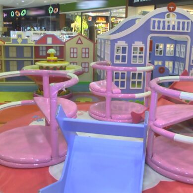 Антикризисные субсидии могут оформить детские развлекательные центры, игровые комнаты и аттракционы