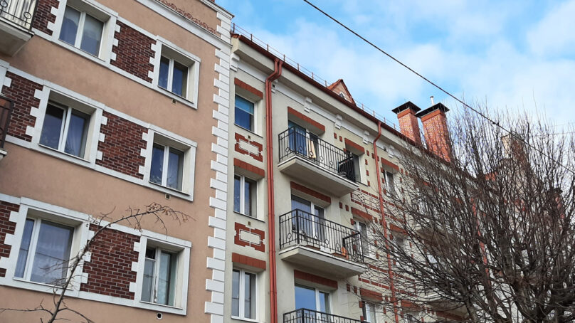 На фасадах домов в центре Калининграда установят архитектурную подсветку