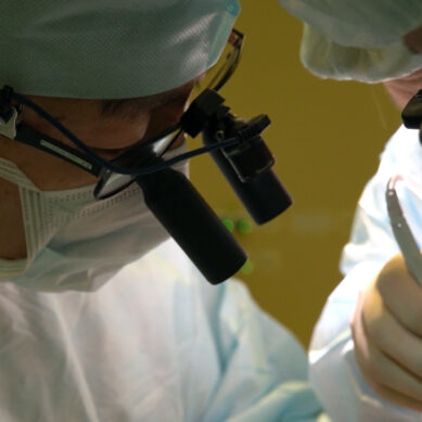 Врачи калининградского кардиоцентра провели высокотехнологичную операцию по замене протеза клапана сердца