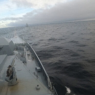 На Балтийском флоте проходят учения в море соединения надводных кораблей