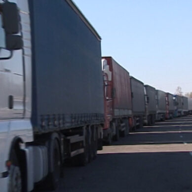 Утром на границе с Литвой в очереди на выезд из России было двести грузовиков