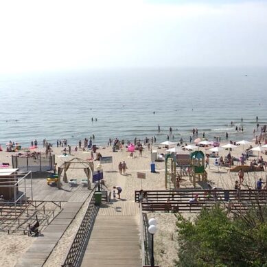 Два пляжа в Янтарном снова получили международную награду «Голубой флаг»