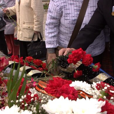 Ветераны из Пятигорска приехали в Калининград, чтобы возложить цветы к мемориалу 1200 воинам-гвардейцам