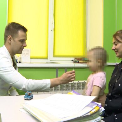 Калининградские врачи спасли жизнь трёхлетней Анфисы, на которую упала металлическая дверь в магазине