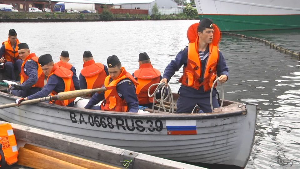 В Калининграде встретили юных моряков водного похода «Путь к океану»