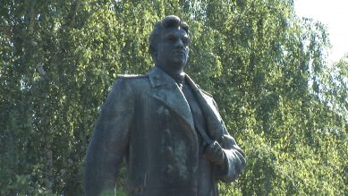 Жители Янтарного края отметили 114-годовщину со дня рождения Черняховского