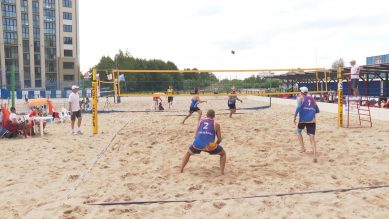 На стадионе Зеленоградска провели кубок области по пляжному волейболу