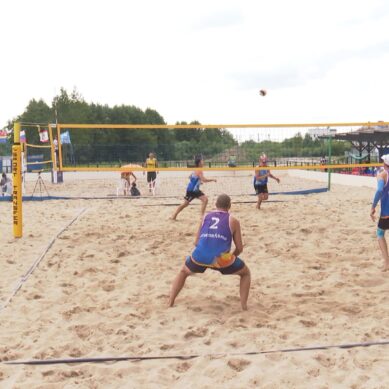 На стадионе Зеленоградска провели кубок области по пляжному волейболу